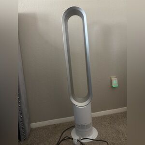 Dyson White and Silver Bladeless Fan
